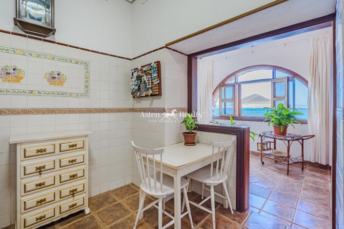 Image No.7-4 Bed House for sale