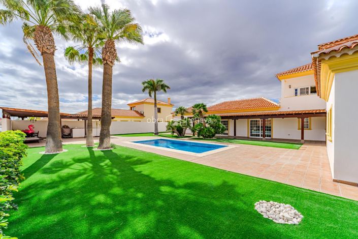 Image No.1-Villa de 4 chambres à vendre à Golf Del Sur