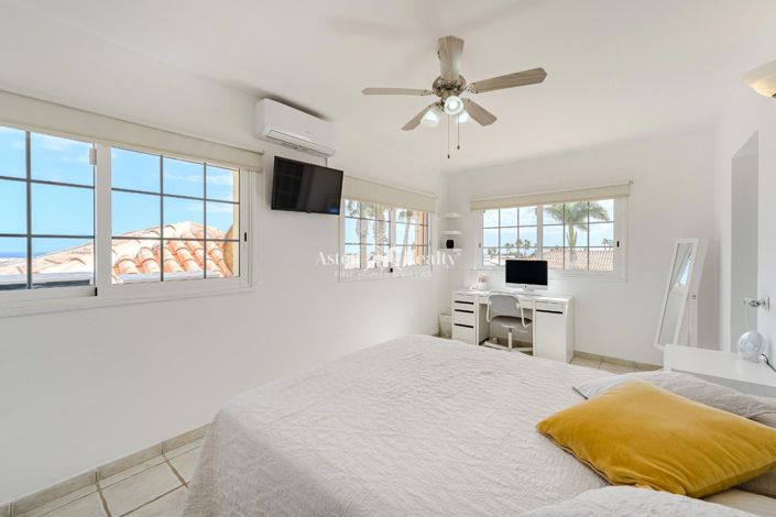 Image No.12-4 Bed Villa for sale