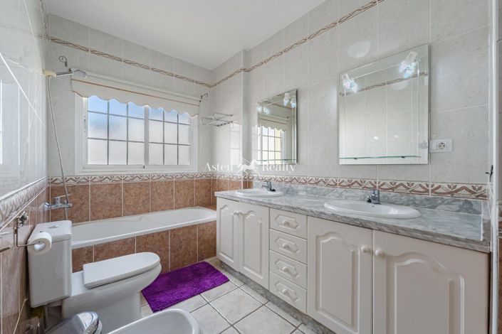 Image No.22-4 Bed Villa for sale