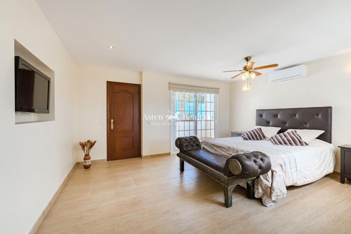 Image No.4-4 Bed Villa for sale