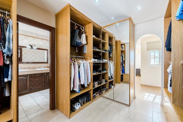 Image No.7-4 Bed Villa for sale