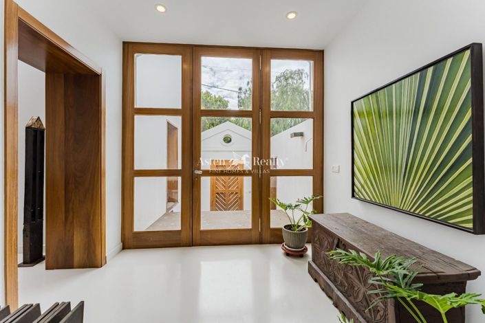 Image No.7-4 Bed House for sale