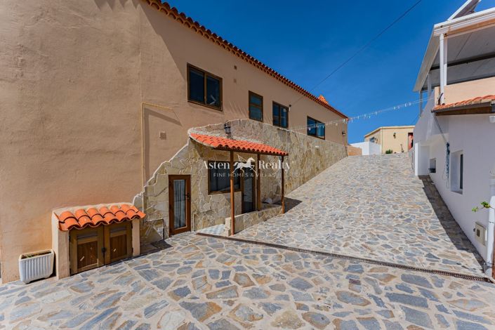 Image No.30-6 Bed Villa for sale