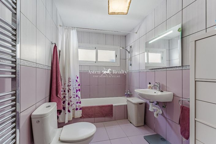 Image No.56-6 Bed Villa for sale