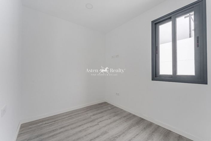 Image No.15-5 Bed House for sale