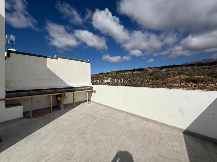 Image No.20-5 Bed House for sale