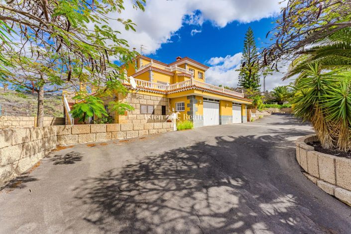 Image No.1-4 Bed Villa for sale