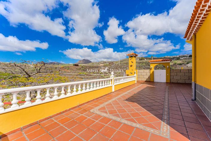 Image No.10-4 Bed Villa for sale