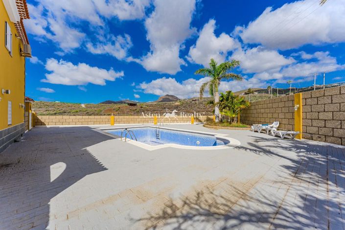 Image No.12-4 Bed Villa for sale