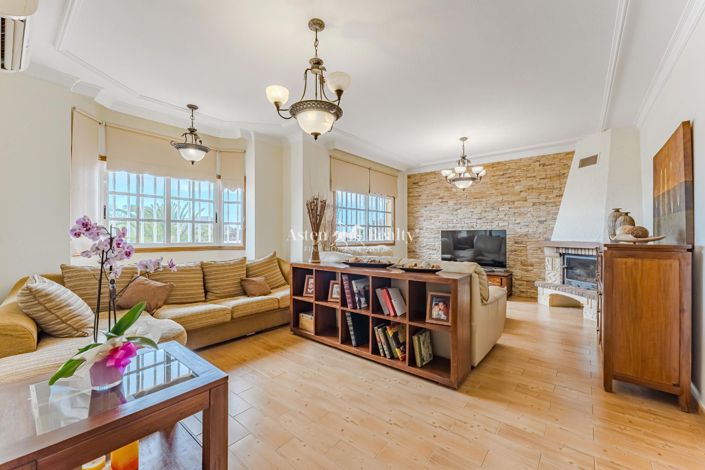 Image No.20-4 Bed Villa for sale