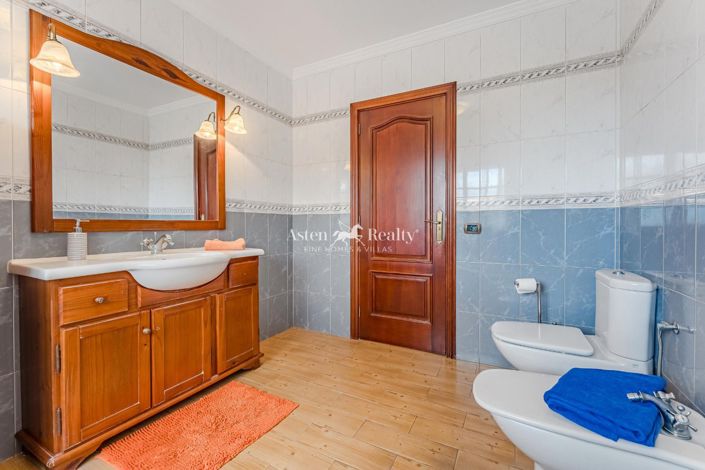 Image No.37-4 Bed Villa for sale