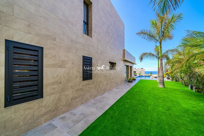 Image No.14-3 Bed Villa for sale