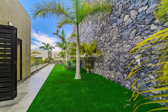 Image No.29-3 Bed Villa for sale