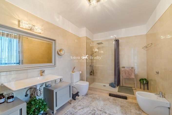 Image No.31-3 Bed Villa for sale