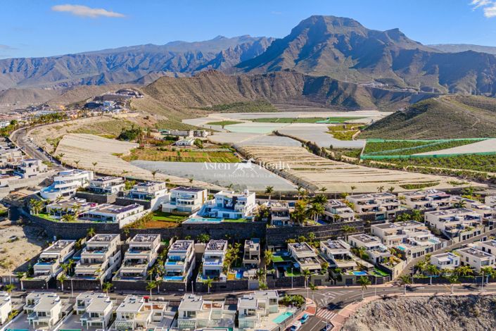 Image No.33-3 Bed Villa for sale