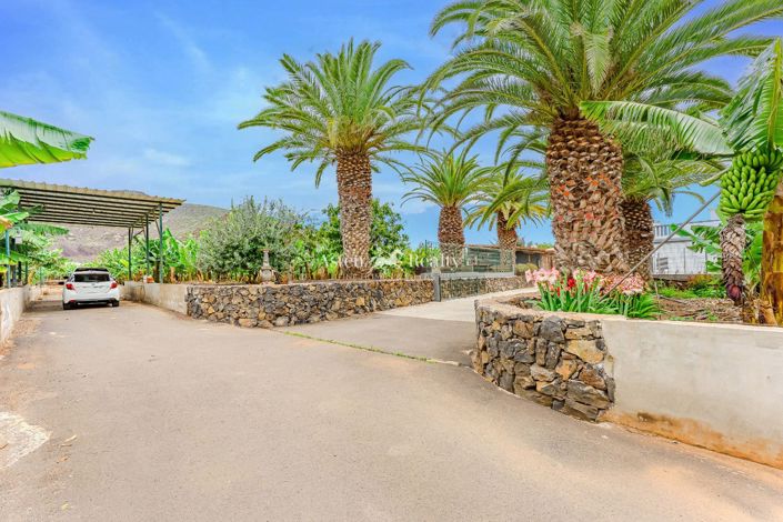 Image No.2-5 Bed Villa for sale