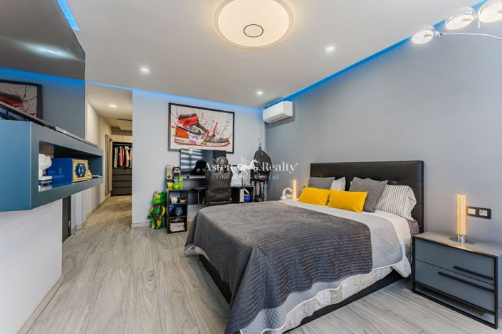 Image No.16-2 Bed Villa for sale