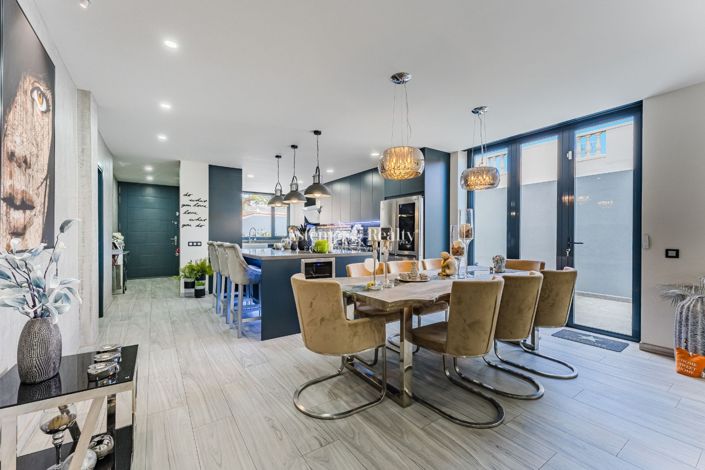 Image No.19-2 Bed Villa for sale