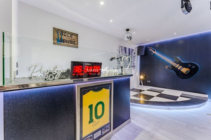 Image No.24-2 Bed Villa for sale