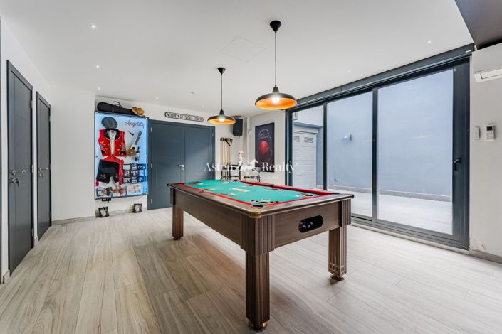 Image No.30-2 Bed Villa for sale