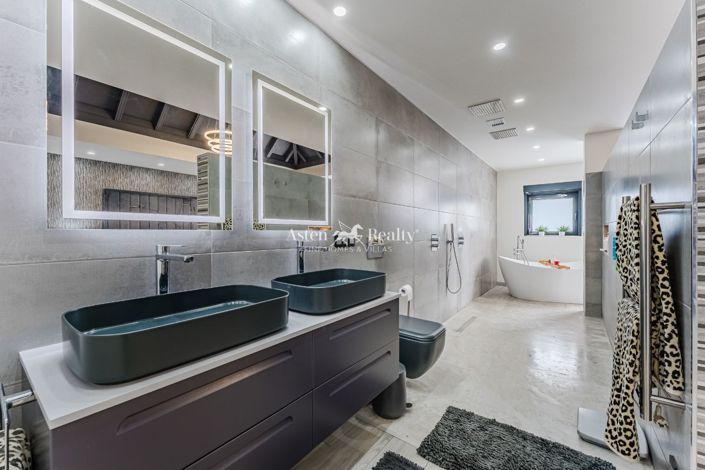 Image No.34-2 Bed Villa for sale