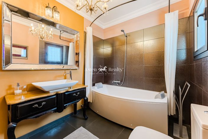 Image No.13-4 Bed Villa for sale