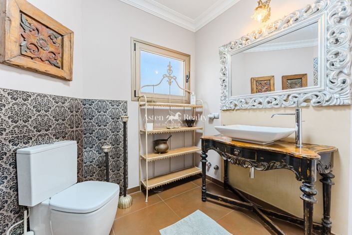 Image No.7-4 Bed Villa for sale