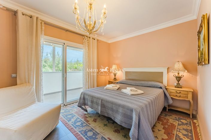 Image No.8-4 Bed Villa for sale