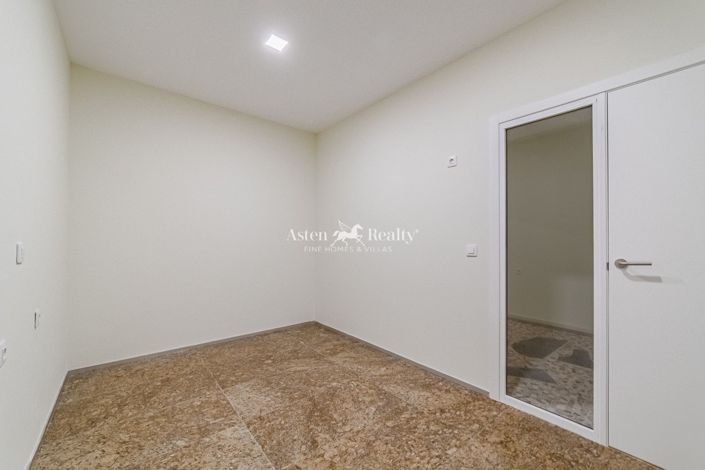 Image No.9-2 Bed Flat for sale