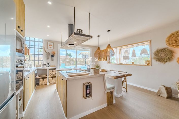 Image No.6-5 Bed Villa for sale