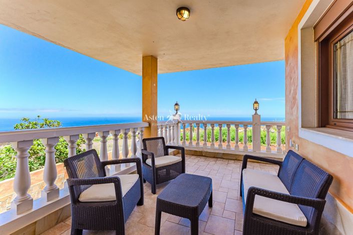 Image No.1-4 Bed Villa for sale