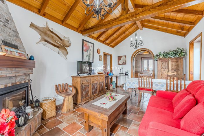 Image No.13-2 Bed House for sale