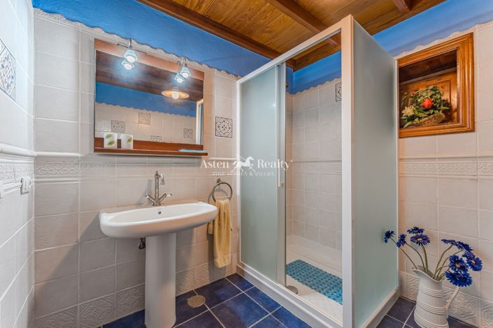 Image No.15-2 Bed House for sale