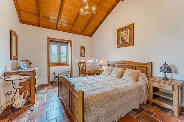 Image No.5-2 Bed House for sale