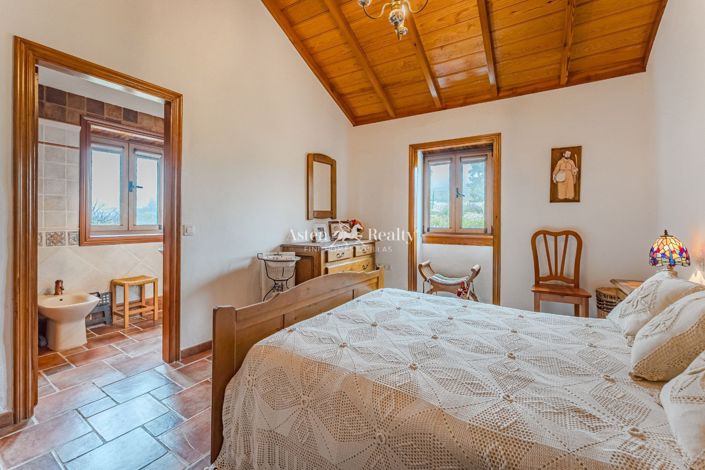 Image No.6-2 Bed House for sale