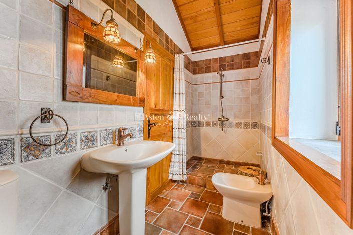 Image No.7-2 Bed House for sale