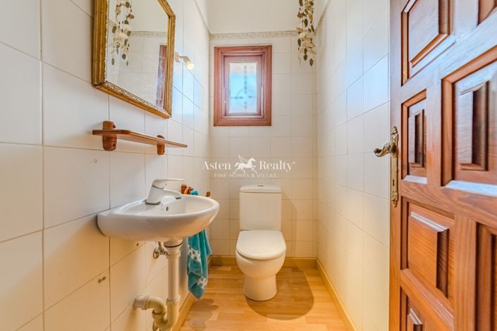 Image No.20-6 Bed Villa for sale