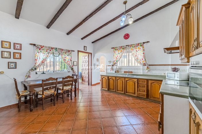 Image No.26-6 Bed Villa for sale