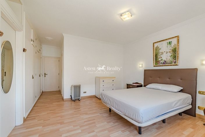 Image No.8-6 Bed Villa for sale