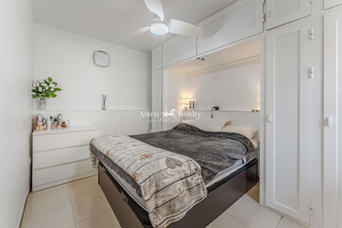 Image No.13-3 Bed House for sale