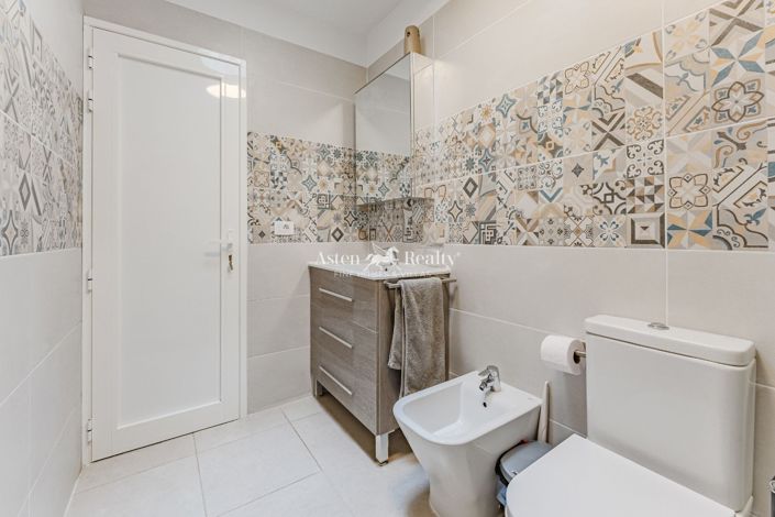 Image No.22-3 Bed House for sale