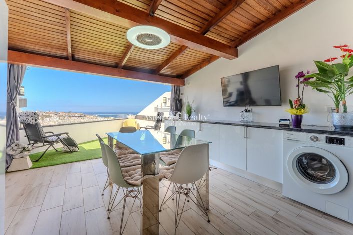 Image No.1-3 Bed House for sale