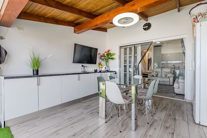 Image No.5-3 Bed House for sale