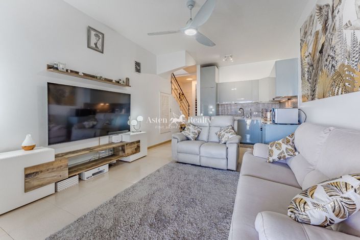 Image No.7-3 Bed House for sale