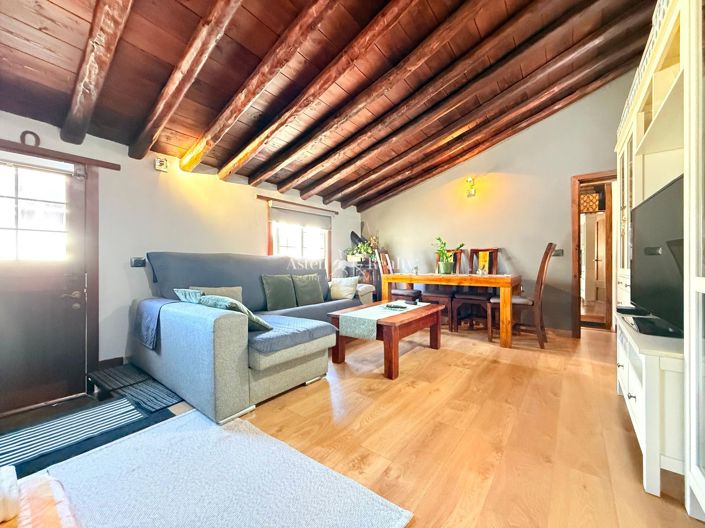 Image No.1-2 Bed House for sale