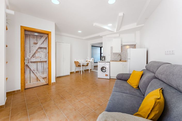 Image No.1-Studio for sale