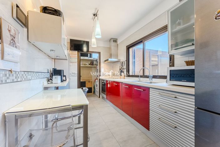 Image No.15-3 Bed House for sale