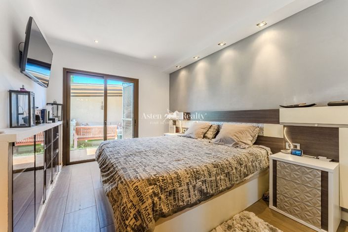 Image No.17-3 Bed House for sale