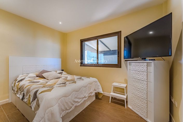 Image No.19-3 Bed House for sale